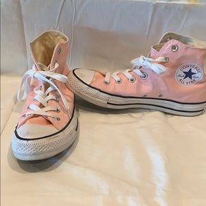 UNISEX PINK CONVERSE SNEAKERS